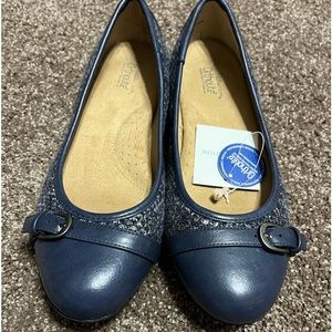 Croft & Barrow women’s ortholite comfort ballerina sip ons.  Navy.  Size 7.5 med